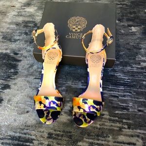 Vince Camuto Floral print sandals Size 8.5